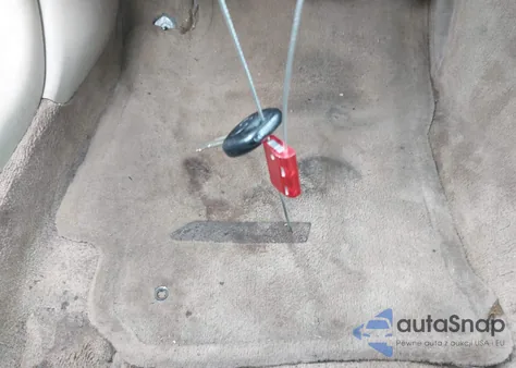 2000 Toyota Avalon Xls z USA, uszkodzony, nr VIN 4T1BF28B6YU036865